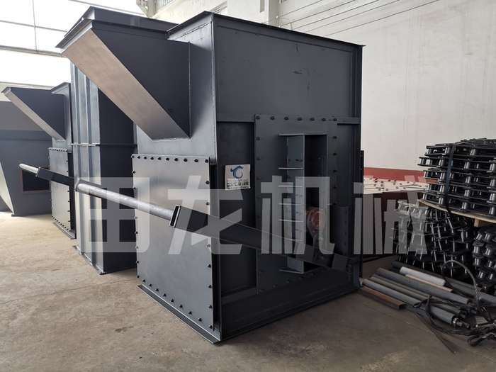 環(huán)鏈斗式提升機機頭和機身展示！